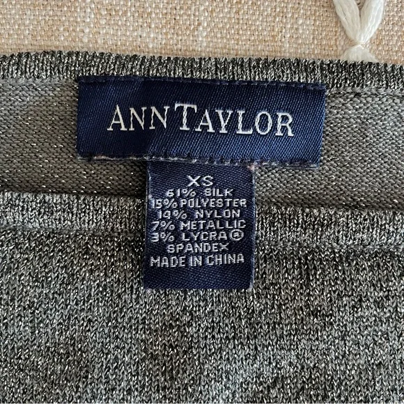Stunning Ann Taylor Metallic Gray Women's Sweater/Silk Pants Set Size: XS 2P - Picture 5 of 17